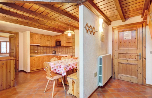 Livigno Apartment | Apartment 'Chalet Meridiana Appartamento 9' with Mountain View