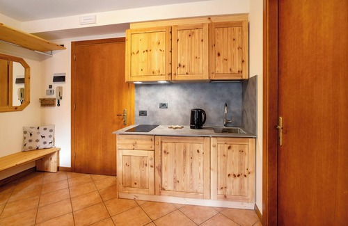 Santa Caterina Valfurva Apartment | Apartment 'Chalet Primula 1' with Mountain View, Shared Garden and Wi-Fi