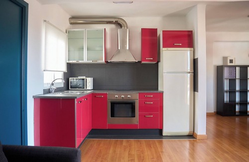 Zaidin Apartment | Apartment 'Charming Top-floor With Balcony', Wi-Fi and Air Conditioning