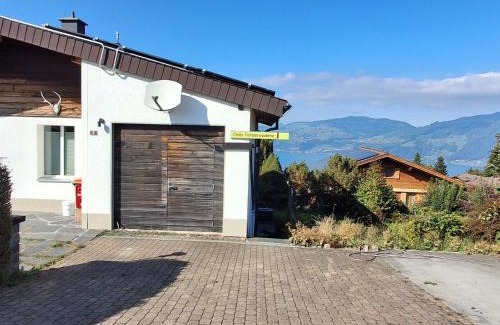 Aeschi bei Spiez Apartment | Apartment Chilis Ferienresidenz by Interhome