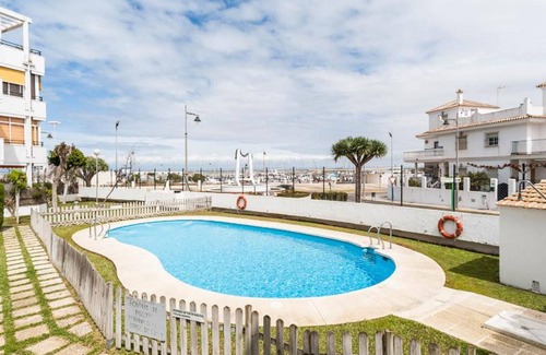 Chipiona Apartment | APARTMENT- CHIPIONA, GARAGE, POOL NEAR THE TOWN CENTER AND BEACH, INTERNET,