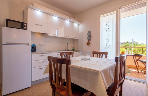 La Taulera Apartment | Apartment 'Clhome Peaceful and Comfy' with Private Terrace, Wi-Fi and Air Conditioning