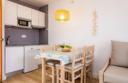 Canyamel Apartment | Apartment Close to the Beach with Pool Access, Private Terrace, Air Conditioning and Wi-Fi