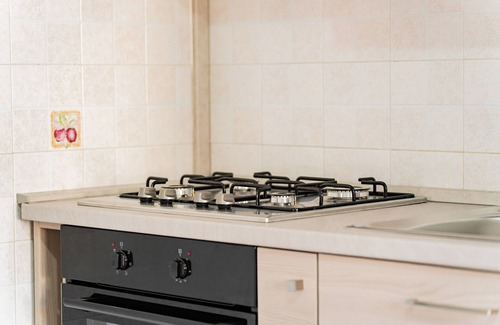 Sestu Apartment | Apartment 'Colombo Rooms' with Balcony and Air Conditioning
