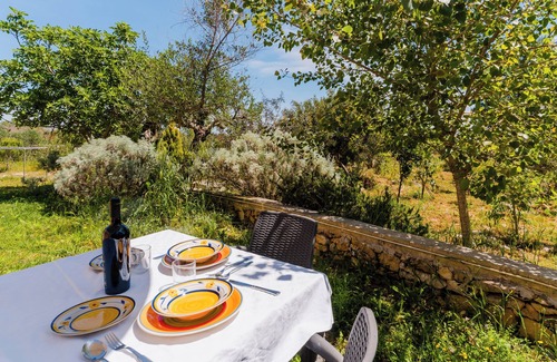 Tuglie Apartment | Apartment 'Confort Dépendance Angolo Cottura' with Shared Pool, Wi-Fi and Air Conditioning