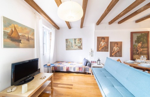 Old Town Apartment | Apartment 'Contessa Di Corfu ii' with Sea View, Wi-Fi and Air Conditioning
