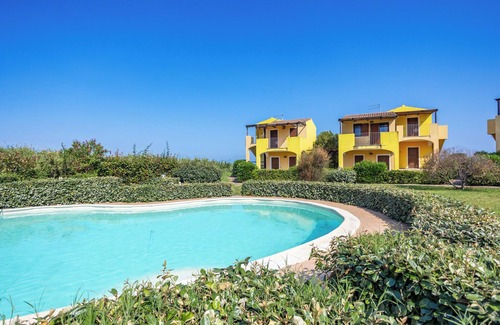 Viddalba Apartment | Apartment "Corbezzolo" with Pool View, Shared Pool & A/C