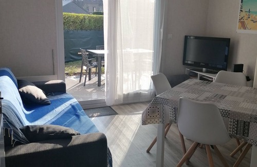 Cabourg Apartment | Apartment / Cottage residence Christophines- F2 on the ground floor exposed S. O