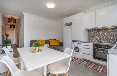 Sagres Apartment | Apartment 'Cozy In Sagres' with Shared Pool, Wi-Fi and Air Conditioning
