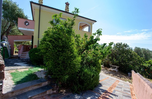 Sas Linnas Siccas Apartment | Apartment "Cuore" close to the Beach with Garden & Wi-Fi