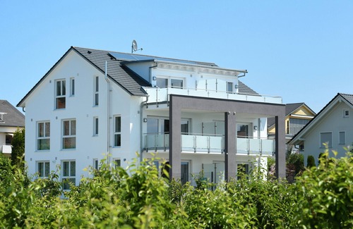 Wasserburg Apartment | Apartment 'Dinkelbach Traumblick 3 F' with Private Terrace, Private Garden and Wi-Fi