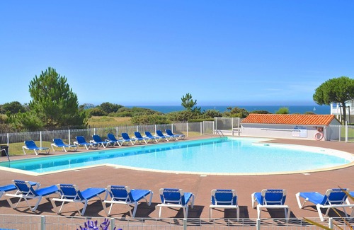 Chateau-d'Olonne Apartment | APARTMENT D013 seafront residence with two heated pools