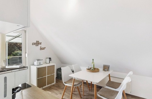 Arnsberg Apartment | Apartment 'Dachgeschoss' with Balcony and Wi-Fi