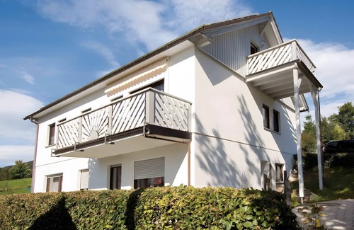 Schmallenberg Apartment | Apartment 'Dachsbau' with Private Terrace, Shared Garden and Wi-Fi