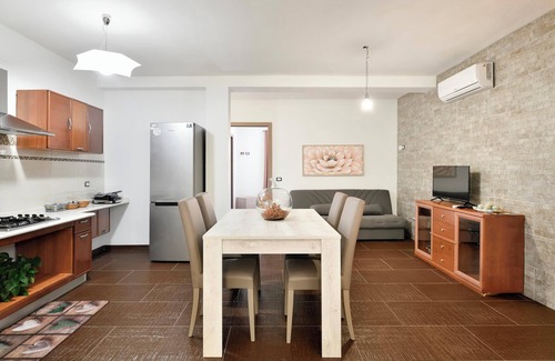 Loceri Apartment | Apartment "DaMaria" with Shared Garden, A/C & Wi-Fi