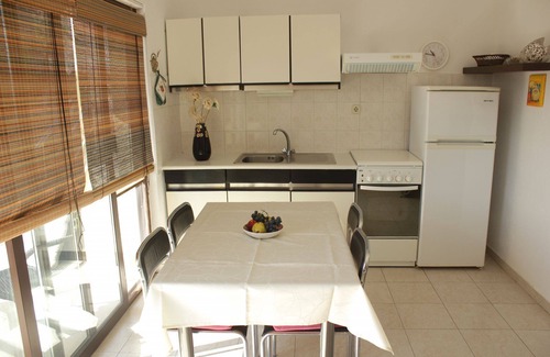 Mali Iz Apartment | Apartment Davor - 20m from sea : A1(2+2) - Mali Iz (Island Iz), Zadar riviera, Croatia