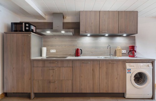 Munchweier Apartment | Apartment 'Fewo Max' with Shared Terrace, Balcony and Wi-Fi