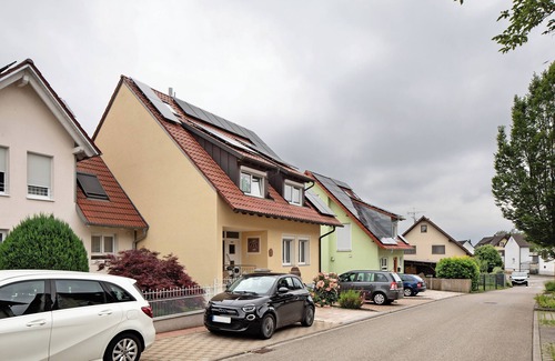 West Apartment | Apartment 'Ferienwohnung Glöckler' with Shared Garden and Wi-Fi