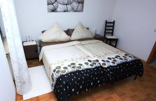 Alt-Betzenhausen Apartment | Apartment 'Ferienwohnung 2 Am Seepark Falk' with Balcony and Wi-Fi