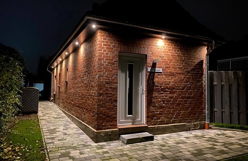 Rodemis House | Apartment "De Peerstall" Husum-Rödemis, with bicycles, close to the train station