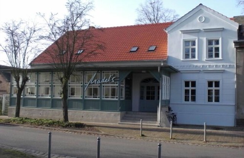 Petershagen Apartment | Apartment in Village Green near Berlin, in the historic village inn Petershagen