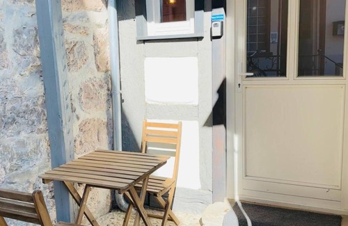 Sulzbach an der Murr Apartment | Apartment 'Blaue Wohnung - Goldenes-Häusle' with Private Terrace and Wi-Fi