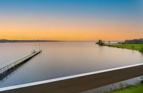Bad Zwischenahn Apartment | Apartment 'Delf Inn' with Lake View, Balcony and Wi-Fi
