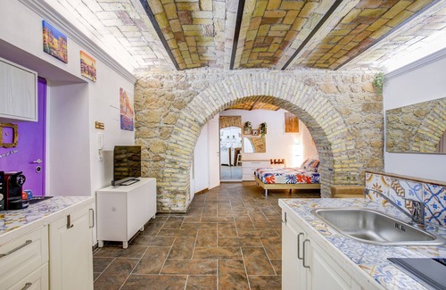 Pigneto Apartment | Apartment 'Delightful Pigneto' with Wi-Fi and Air Conditioning