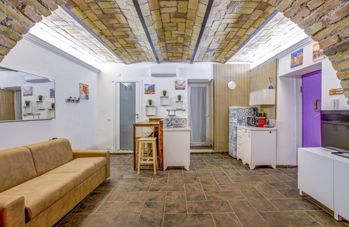 Pigneto Apartment | Apartment 'Delightful Pigneto' with Wi-Fi and Air Conditioning