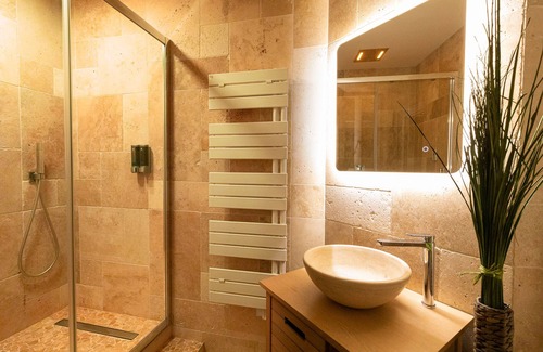 Old Town Apartment | Apartment-Deluxe-Whirlpool bath-Luxury Spa