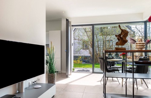 Radolfzell am Bodensee Apartment | Apartment 'Design Mettnaublick' with Lake View, Private Terrace and Wi-Fi