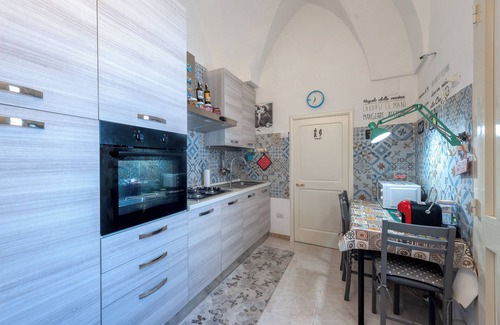 Monteroni di Lecce Apartment | Apartment 'Dimora Storica Monteroni Di Lecce' with Private Terrace, Wi-Fi and Air Conditioning