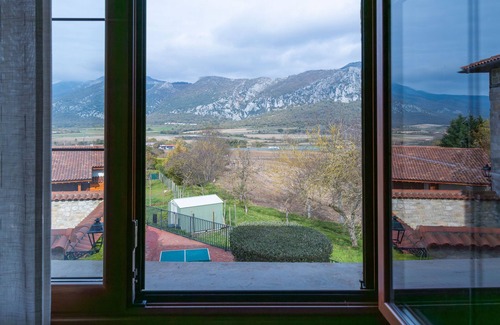 Asparrena Apartment | Apartment 'Doble' with Shared Garden and Wi-Fi