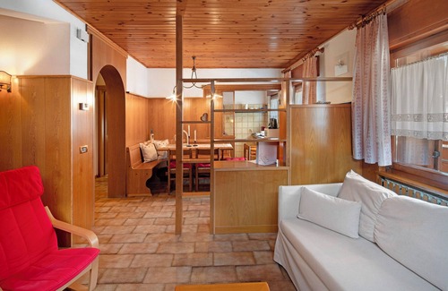 Alleghe Apartment | Apartment 'Dolomiti' with Mountain View, Balcony and Wi-Fi