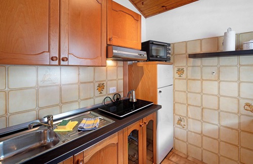 Alleghe Apartment | Apartment 'Dolomiti' with Mountain View, Balcony and Wi-Fi