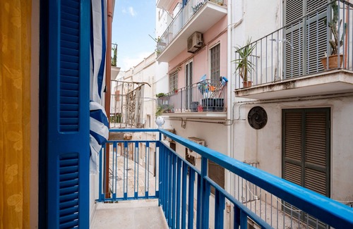 Mola di Bari Apartment | Apartment 'Don Gabriele' with Private Terrace and Air Conditioning