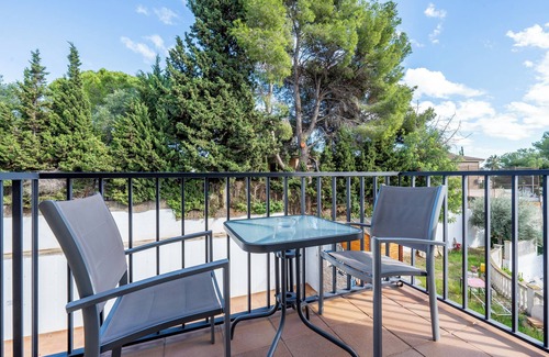 Segur de Calafell Apartment | Apartment 'Dorada 2-2' with Shared Pool, Shared Garden and Wi-Fi