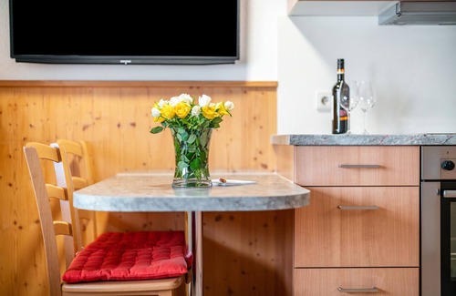 Todtnauberg Apartment | Apartment 'Dorfblick' with Mountain View, Shared Terrace and Wi-Fi