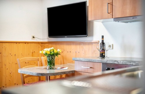 Todtnauberg Apartment | Apartment 'Dorfblick' with Mountain View, Shared Terrace and Wi-Fi