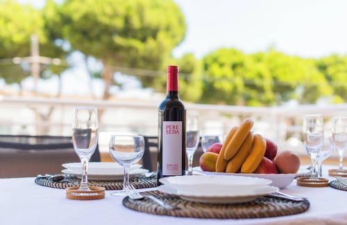 Cala Agulla Apartment | Apartment Drac Blanc 1-4 close to the Beach with Sea View, Pool, Terrace & Wi-Fi