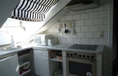 Altenwalde Apartment | Apartment 'Drescher' with Shared Garden, Balcony and Wi-Fi