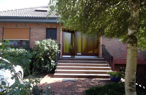 Altenwalde Apartment | Apartment 'Drescher' with Shared Garden, Balcony and Wi-Fi
