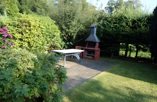 Altenwalde Apartment | Apartment 'Drescher' with Shared Garden, Balcony and Wi-Fi