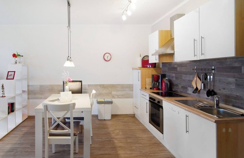 Borkum Apartment | Apartment 'Dünenrose' with Wi-Fi