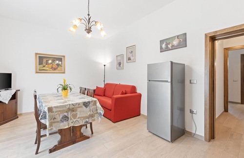 Scano di Montiferro Apartment | Apartment 'Erato' with Sea View, Wi-Fi and Air Conditioning