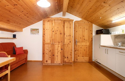 Deggenhausertal Apartment | Apartment 'East' with Shared Garden, Wi-Fi and Air Conditioning