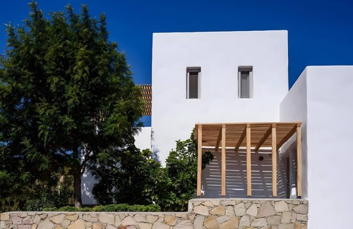 Psathi House | Apartment 'Echinousa Kimolos katoikia no2' with Mountain View, Wi-Fi and Air Conditioning