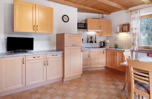 Melago Apartment | Apartment 'Edelweiss' with Mountain View, Private Terrace and Wi-Fi