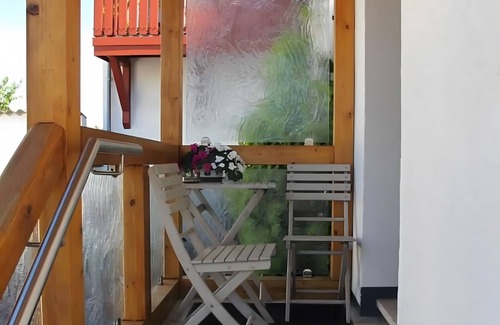 Angersbach Apartment | Apartment 'Eichenauer' with Shared Terrace, Wi-Fi and Air Conditioning