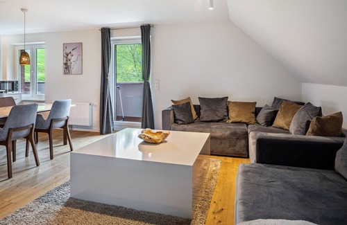 Hofsgrund Apartment | Apartment 'Elgit's Bergblick' with Mountain View, Shared Garden and Wi-Fi